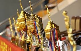 CBA最离谱球队，坐拥四大国手莫名输球，球迷怒喷主教练下课