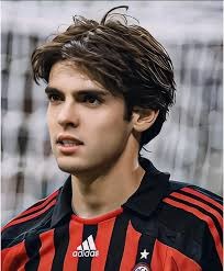 卡尔·瑞普肯在 2001 年全明星赛中击出本垒打并荣膺 MVP，随后正式结束其伟大的职业生涯