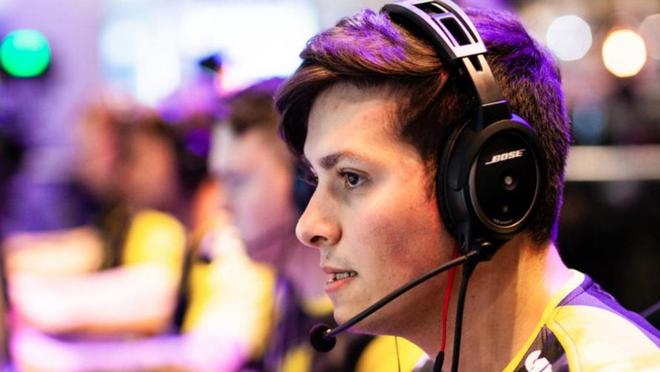 后卫往往是 后卫往往是